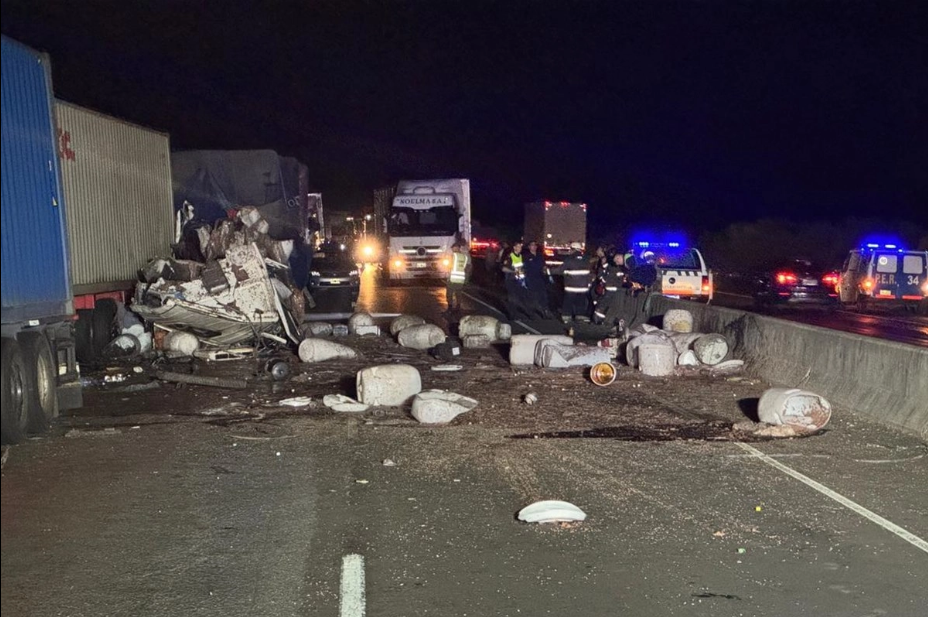 Choque múltiple de camiones en la autovía Artigas: Cuatro heridos