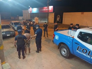 Amenazó a su ex con un destornillador, llegó la policía y se atrincheró