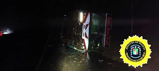 Volcó un colectivo con obreros de la fruta que se trasladaban de Concordia a Villa del Rosario
