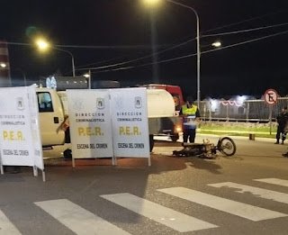 Un motociclista perdió la vida tras chocar con un camión