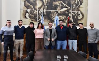 El intendente Azcué recibió a los estudiantes ganadores del “Rally Latinoamericano de Innovación 2025”