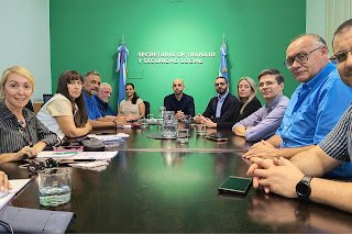 El gobierno logró un acuerdo salarial con los gremios estatales