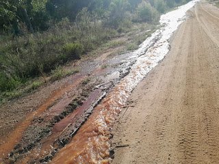 Nueva rotura de un caño madre del acueducto Roca