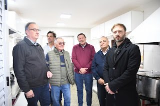 Azcué recorrió la obra de la Escuela Nina N°6 “General San Martín” que  llevó adelante CAFESG