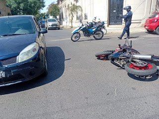 Siniestro vial en la intersección de Corrientes y Pellegrini