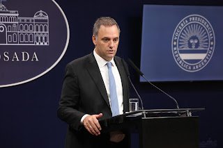 Adorni anunció que Argentina se retira de la OMS