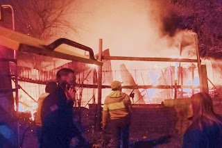 Un cortocircuito generó un incendio que afectó por completo a una vivienda