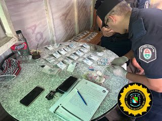 Operativo policial: tres allanamientos por droga y falsificación de moneda