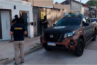 Allanamiento por amenazas contra Azcué: investigan el caso y secuestran dispositivos