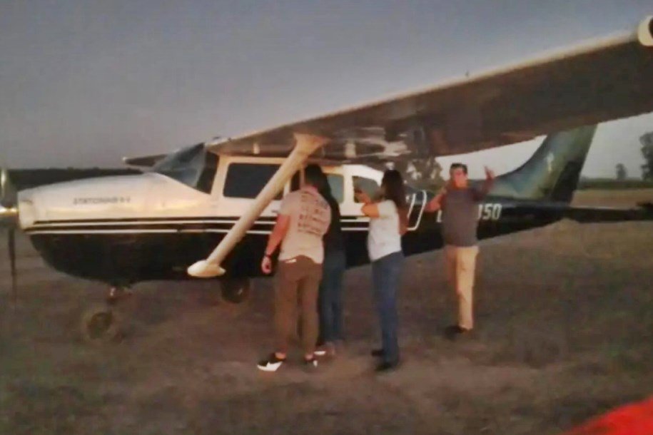 Aterrizó de emergencia una avioneta con más de 350 kilos de cocaína en un campo entrerriano
