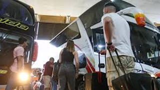 Desregulación en micros de larga distancia: empresas podrán elegir cómo identificar valijas
