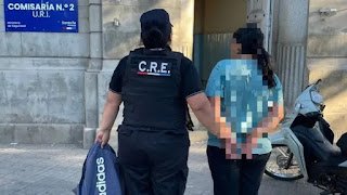 Detuvieron a una mujer por abandonar a su hijo con síndrome de Down en una conocida plaza de Santa Fe