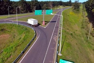Luis Caputo anunció la privatización de más de 9.000 kilómetros de rutas nacionales