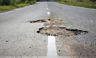 Vialida Nacional multó a Caminos del Río Uruguay: detectó más de 80 baches en la ruta 14