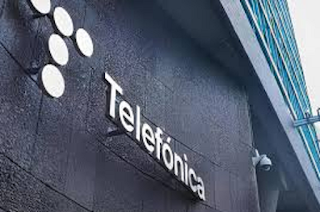 El Gobierno suspende de manera preventiva la compra de Telefónica por parte de Telecom