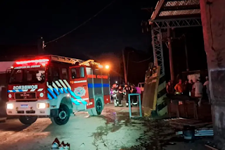 Incendio en la empresa Granja Tres Arroyos: bomberos lograron controlar la situación